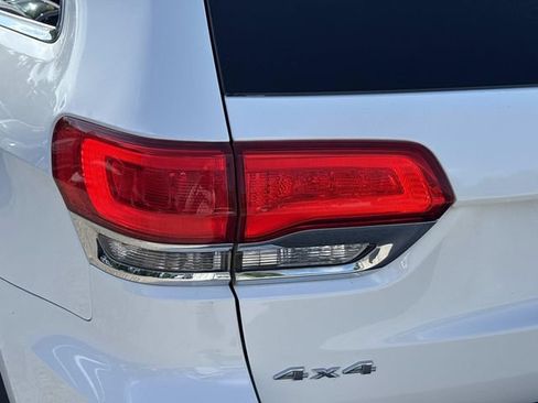 Used 2014 Jeep Grand Cherokee Laredo w/ 18" Wheel & 8.4" Radio Group AWD/4WD image 11