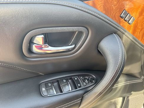 Used 2019 INFINITI QX80 Luxe w/ All-Season Package RWD image 13