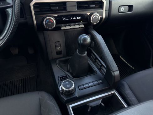 Used 2024 Toyota Tacoma SR AWD/4WD image 15