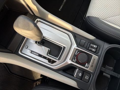 Used 2024 Subaru Forester Premium image 24