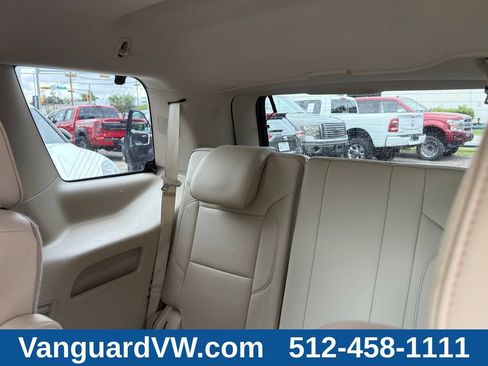 Used 2017 GMC Yukon Denali w/ Open Road Package RWD image 30