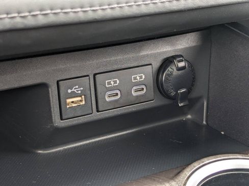 Used 2023 Toyota Highlander Limited AWD/4WD image 22