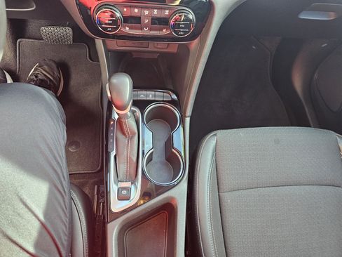 Used 2021 Buick Encore GX Select image 22