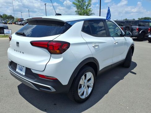 Used 2024 Buick Encore GX Preferred FWD image 3