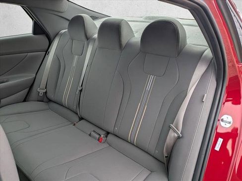 Certified 2025 Hyundai Elantra Sport FWD image 17