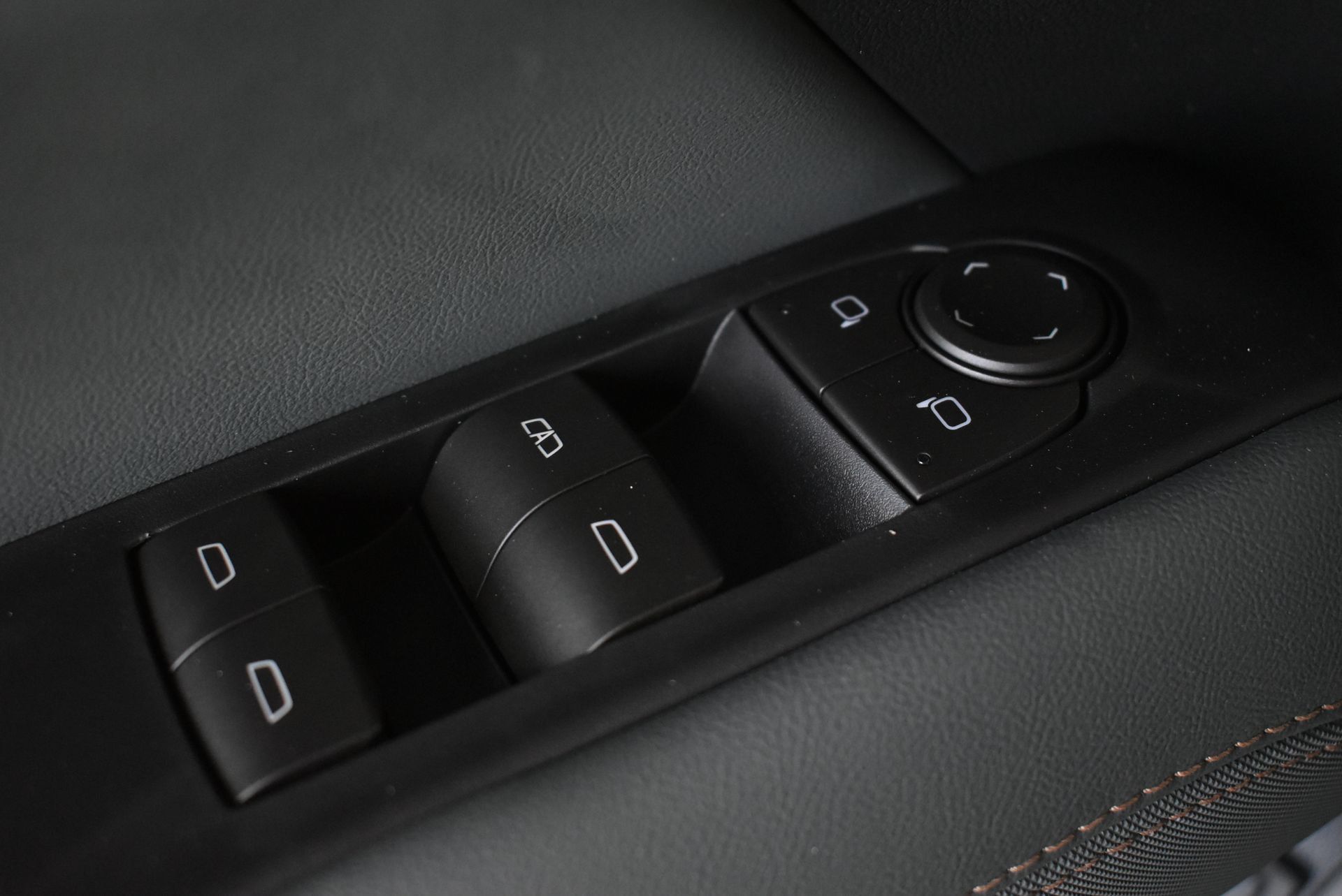 New 2026 GMC Terrain AT4 w/ Technology Package II AWD/4WD image 13