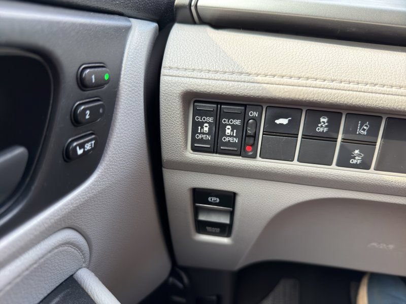 Used 2020 Honda Odyssey EX-L w/ RES & Navigation image 27
