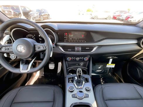 New 2025 Alfa Romeo Stelvio Sprint w/ Convenience Package image 5