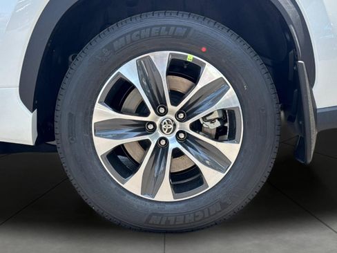 New 2026 Toyota Highlander XLE AWD/4WD image 34
