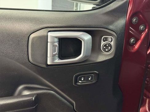 Certified 2021 Jeep Wrangler Willys image 24