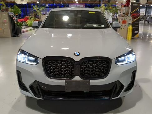 Used 2024 BMW X4 xDrive30i w/ Premium Package AWD/4WD image 3