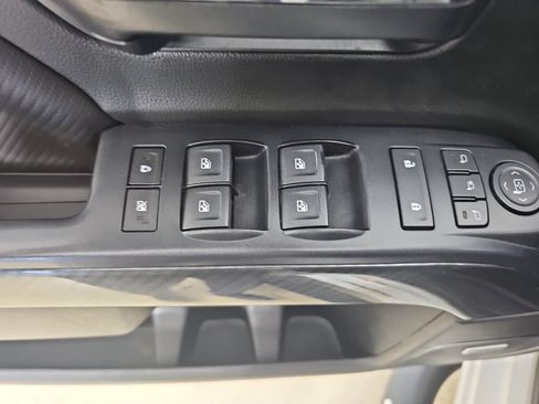 Used 2018 GMC Sierra 2500 SLT w/ All Terrain HD Package AWD/4WD image 32