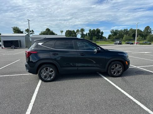 Used 2024 Kia Seltos S FWD image 4
