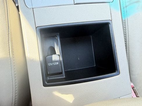 Used 2009 Toyota Camry LE FWD image 19