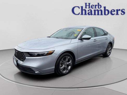 Used 2024 Honda Accord EX image 11