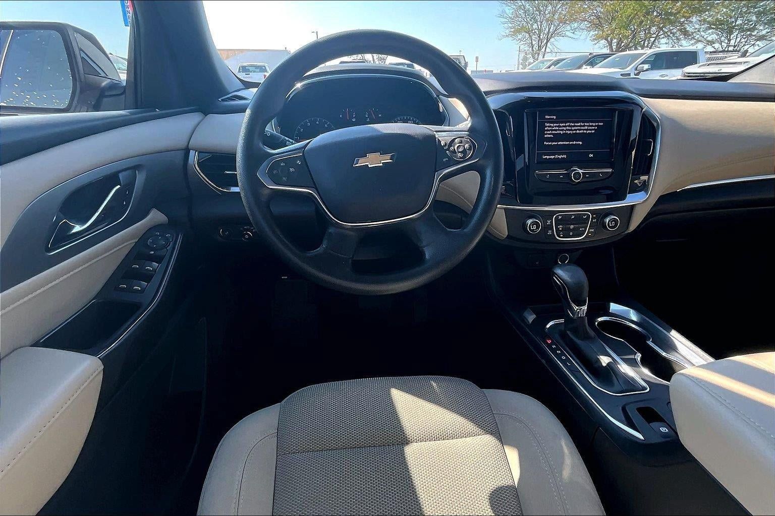 Used 2022 Chevrolet Traverse LS AWD/4WD image 5