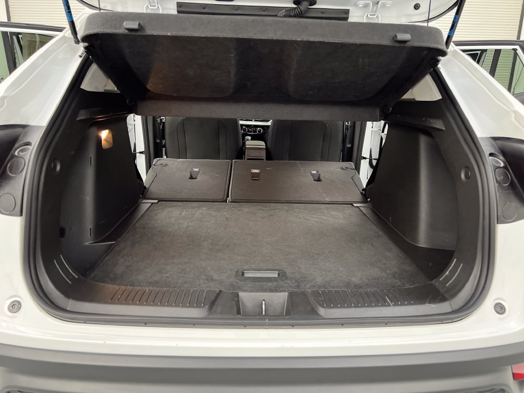 Used 2025 Chevrolet Trax LT FWD image 36
