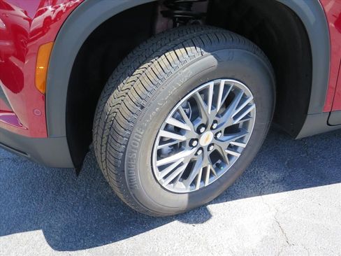 New 2026 Chevrolet Traverse LT w/ Enhanced Driving Package image 16