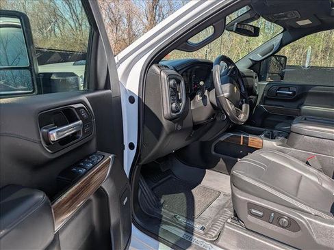 Used 2022 Chevrolet Silverado 2500 High Country w/ Safety Package II image 31