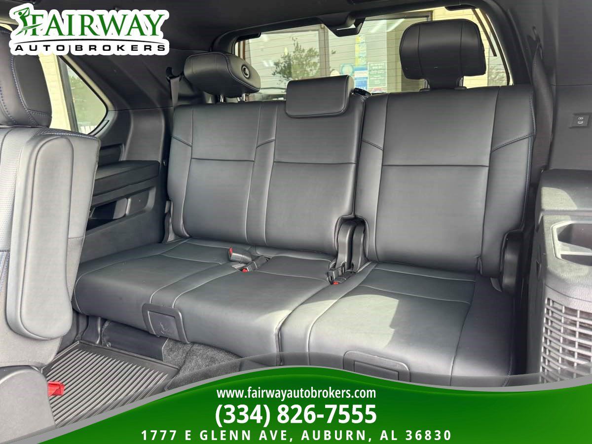 Used 2025 Toyota Sequoia Platinum AWD/4WD image 14