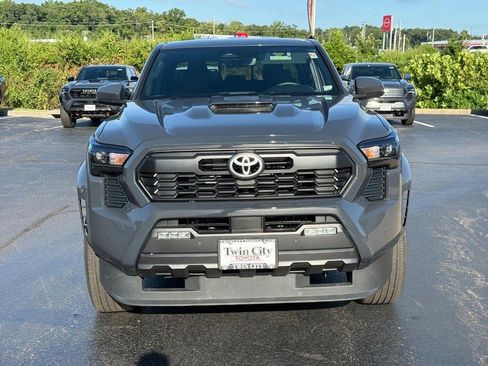 Used 2024 Toyota Tacoma TRD Sport image 10