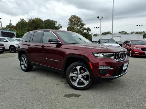 New 2025 Jeep Grand Cherokee Limited image 2
