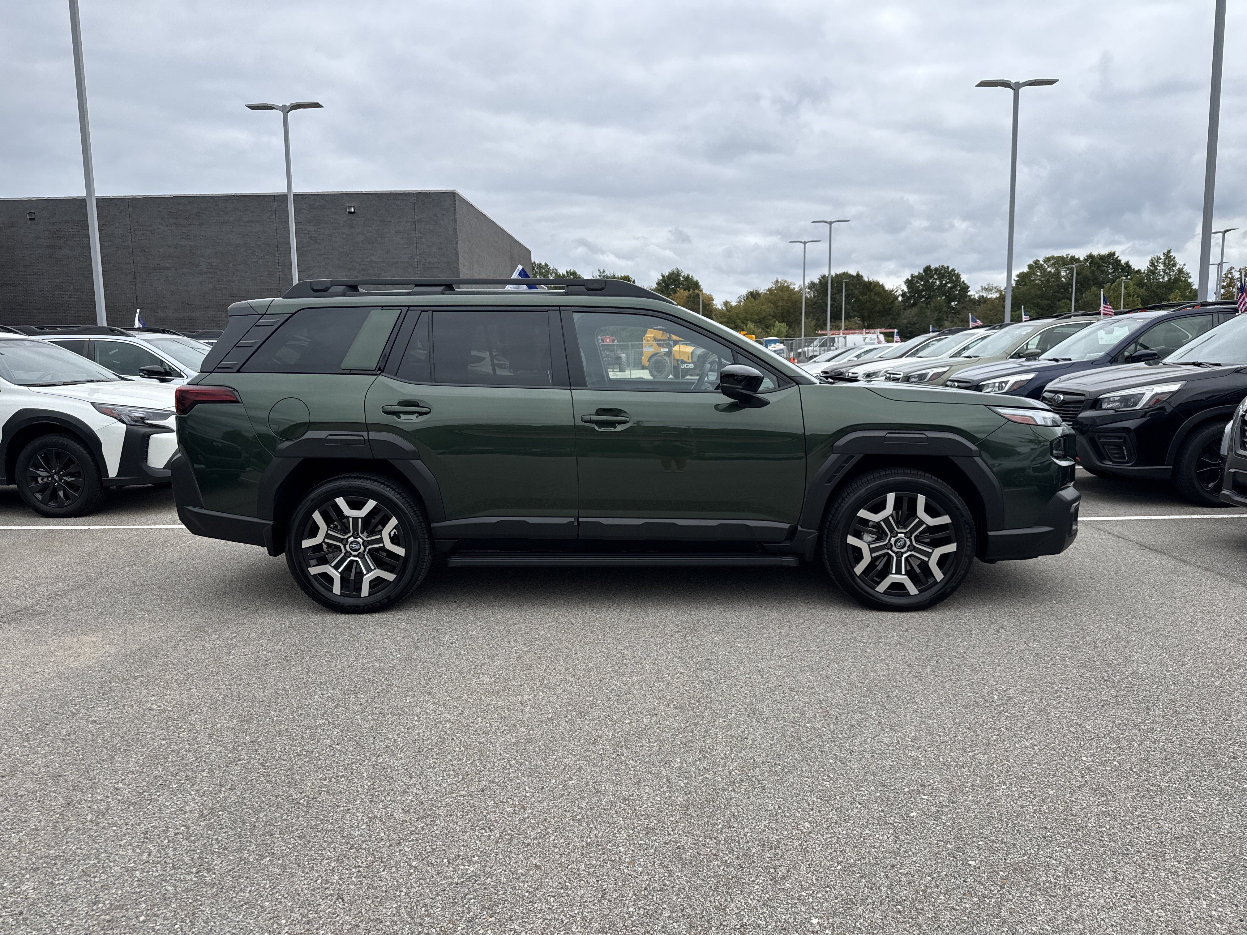 Used 2026 Subaru Outback Touring XT AWD/4WD image 2