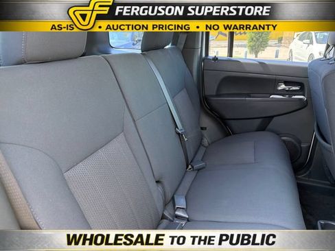 Used 2011 Jeep Liberty Sport RWD image 28