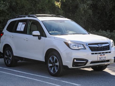 Used 2017 Subaru Forester 2.5i Premium w/ All-Weather Package image 3