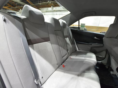 Used 2012 Toyota Camry LE image 35