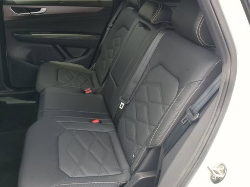 Used 2024 Volkswagen Atlas Cross Sport SE w/ Panoramic Sunroof Package FWD image 20