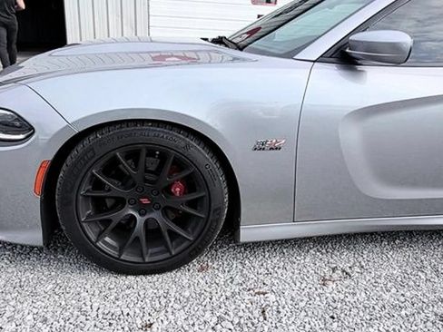 Used 2016 Dodge Charger R/T Scat Pack w/ Technology Group RWD image 3