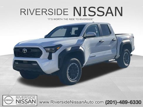 Used 2024 Toyota Tacoma TRD Off-Road image 1