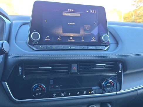 Certified 2023 Nissan Rogue SV image 19