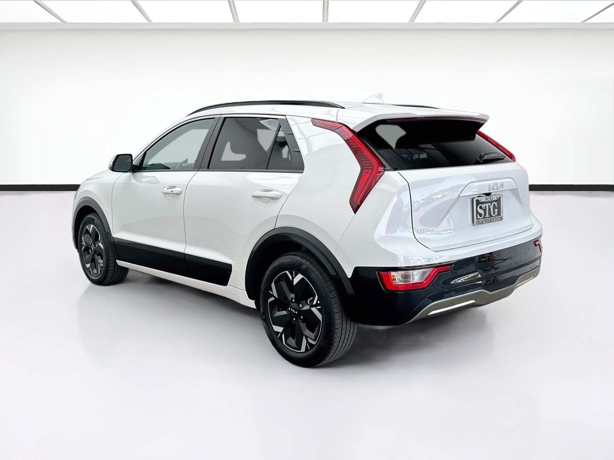 Used 2025 Kia Niro Wind FWD image 6