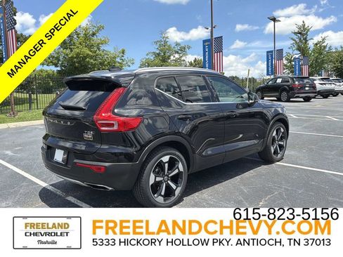 Used 2019 Volvo XC40 T5 Inscription AWD/4WD image 3