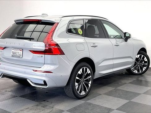 Used 2026 Volvo XC60 B5 Plus w/ Climate Package PRO AWD/4WD image 13