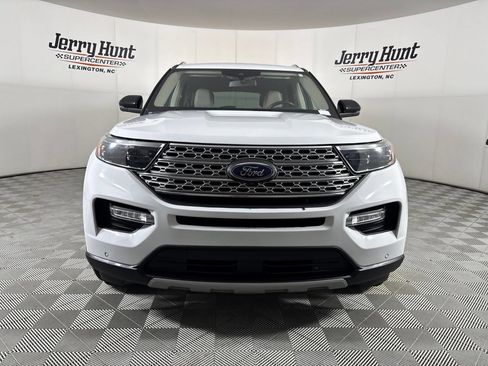 Used 2022 Ford Explorer Limited w/ Equipment Group 301A RWD image 2