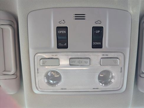 Used 2013 Toyota RAV4 Limited image 18