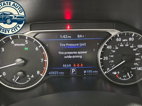 Used 2025 Nissan Altima 2.5 SR FWD image 11