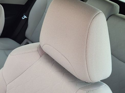 Used 2022 Toyota Corolla Cross L FWD image 15