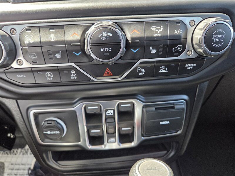 Used 2020 Jeep Gladiator Overland w/ Uconnect 4C Nav & Sound Group AWD/4WD image 20