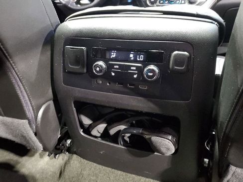 Used 2017 Chevrolet Suburban Premier image 28