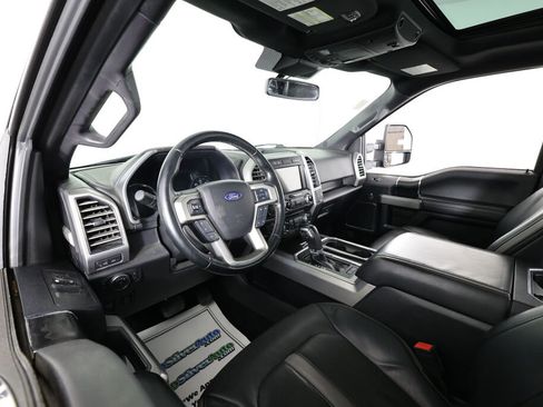 Used 2018 Ford F150 Platinum w/ Equipment Group 701A Luxury image 10