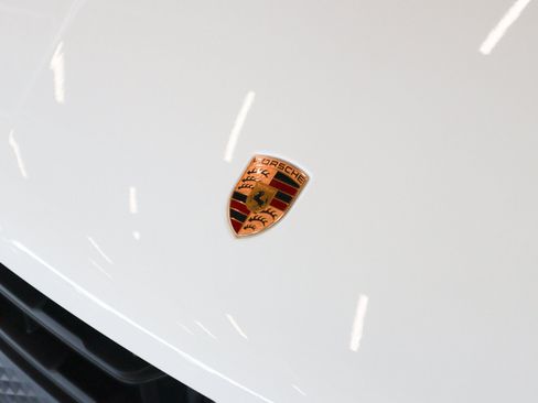 Certified 2024 Porsche Macan AWD/4WD image 24