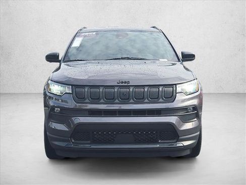 Used 2022 Jeep Compass Latitude w/ Convenience Group FWD image 2