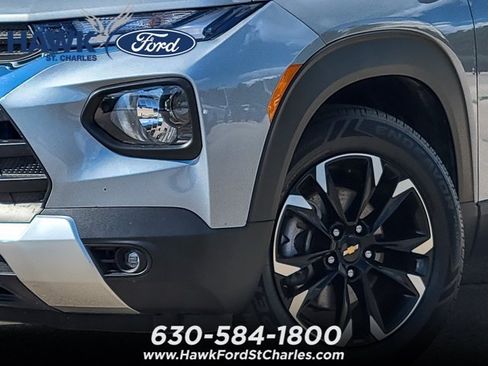 Used 2023 Chevrolet TrailBlazer LT AWD/4WD image 3