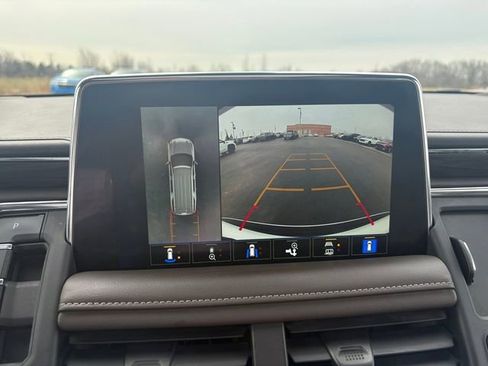 Used 2022 Chevrolet Tahoe Z71 w/ Luxury Package image 32