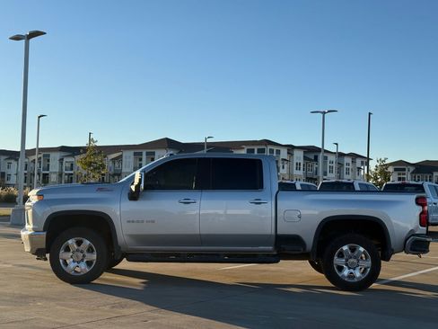 Used 2021 Chevrolet Silverado 2500 LTZ w/ LTZ Plus Package image 4