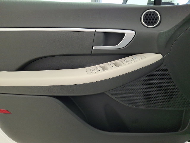 Used 2026 Hyundai Sonata SE FWD image 14